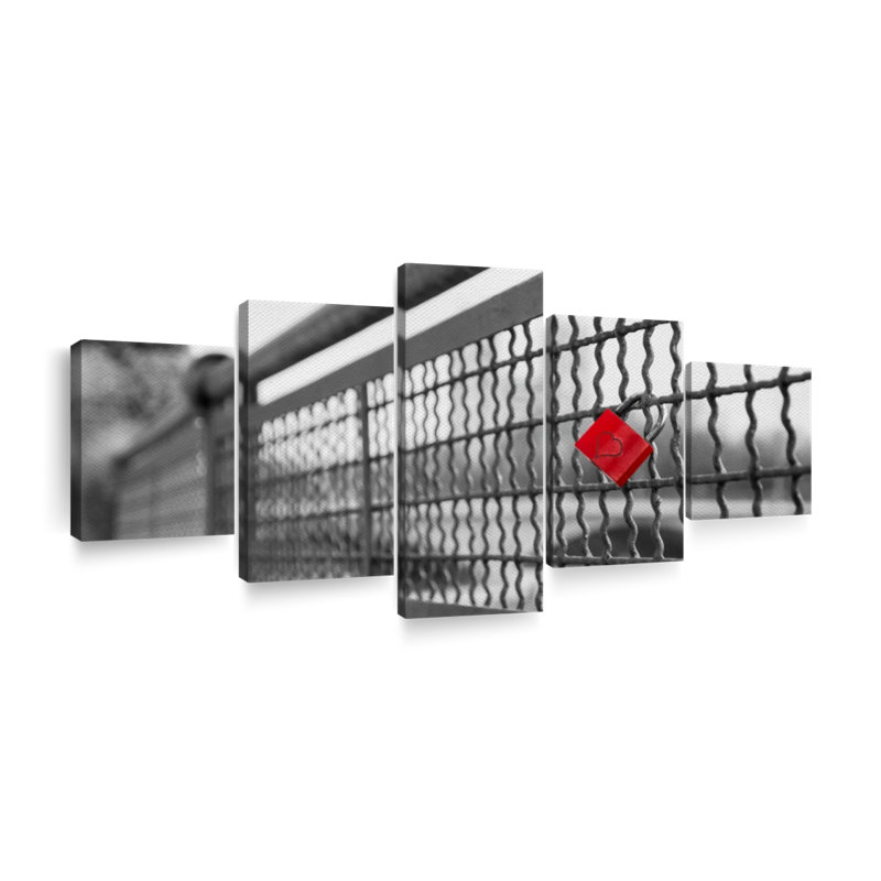 «Love Padlock Pop» par L. C. Sutton Creations - 5 pièces sur toile tendue, H 24 po x l 55 po