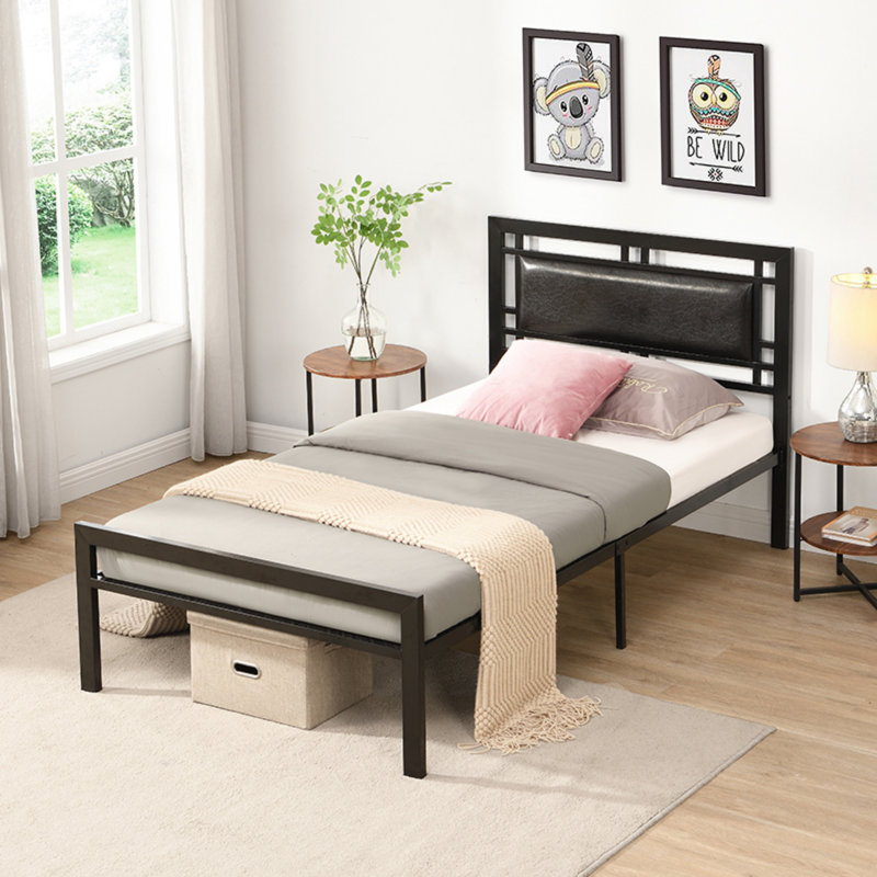 Structure de lit simple en métal noir, plateforme robuste avec lattes en acier, aucun sommier nécessaire, style minimaliste moderne
