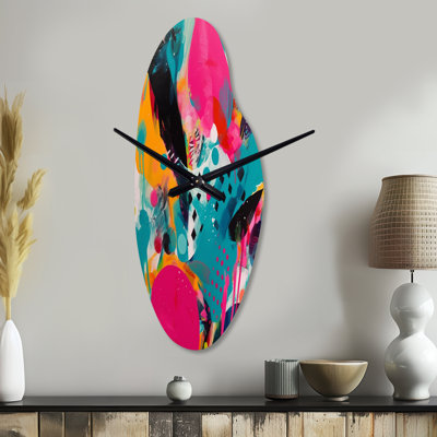 «Pink and Turquoise Abstract Enigma I», horloge murale asymétrique abstraite