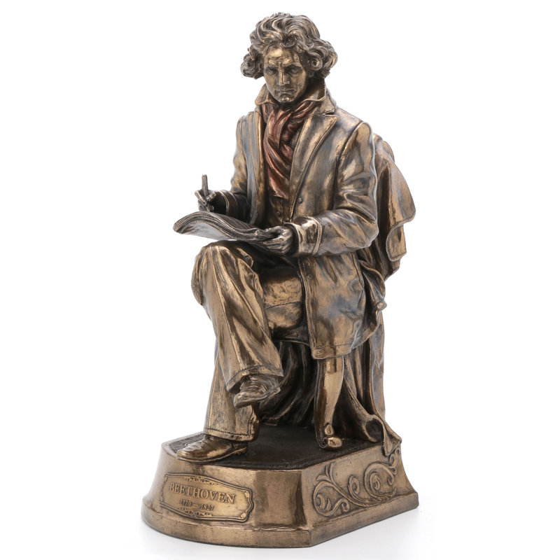 Nidia Statue