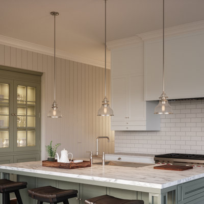 Luminaire suspendu en forme de cloche à 1 lumière Quoizel