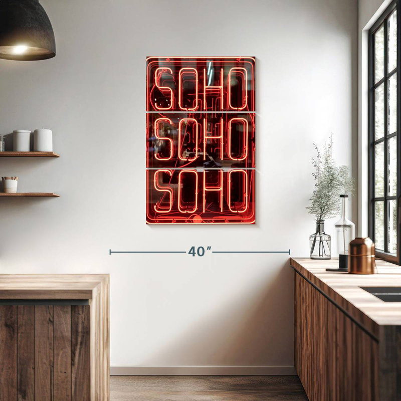 Enseigne néon rouge Tergel Soho, H 38 po x l 24 po