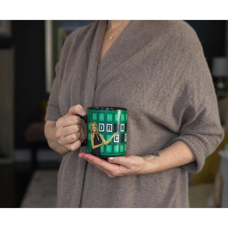 Tasse à changement de couleur «Drink More Coffee» de Wheel Of Fortune | Peut contenir 16 onces