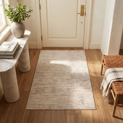 Tapis de couloir intérieur moderne, beige crème.