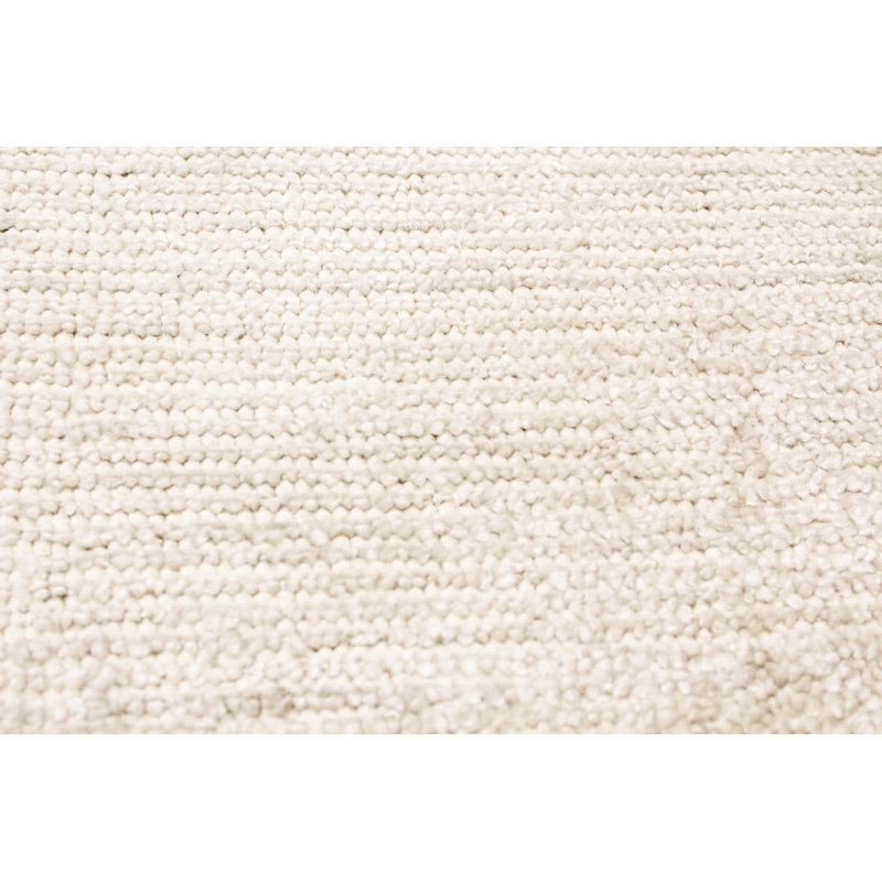Handmade Shimmering Beige Viscose 4' x 6' Area Rug