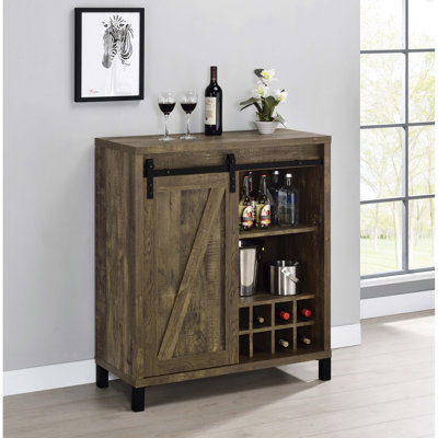Armoire de bar en chêne rustique avec porte coulissante, rangement personnalisable pour articles et porte-verres à pied, deux tablettes réglables pour le vin