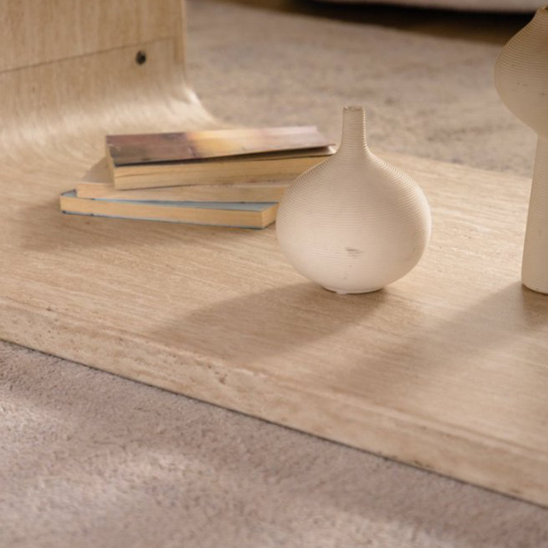 Table basse 48 po en bois clair avec rangement ouvert