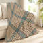 Jeté en molleton beige flanelle ultra doux, imprimé tartan sur fond uni-132226995