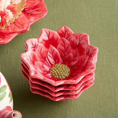 Winter Blooms Poinsettia Ice Cream Bowls – Set of 4 Red 3D Holiday Ceramic Floral Bowls for Ice Cream, Candy, Snacks & Desserts, Festive Christmas Tableware for Entertaining & Gift Giving