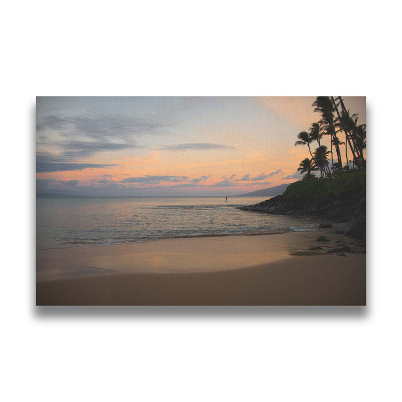 «Napili Sunrise Standup Surfer» par Kelly Wade. Estampe numérique, H 30 po x l 45 po, Toile tendue, Ne s’applique pas
