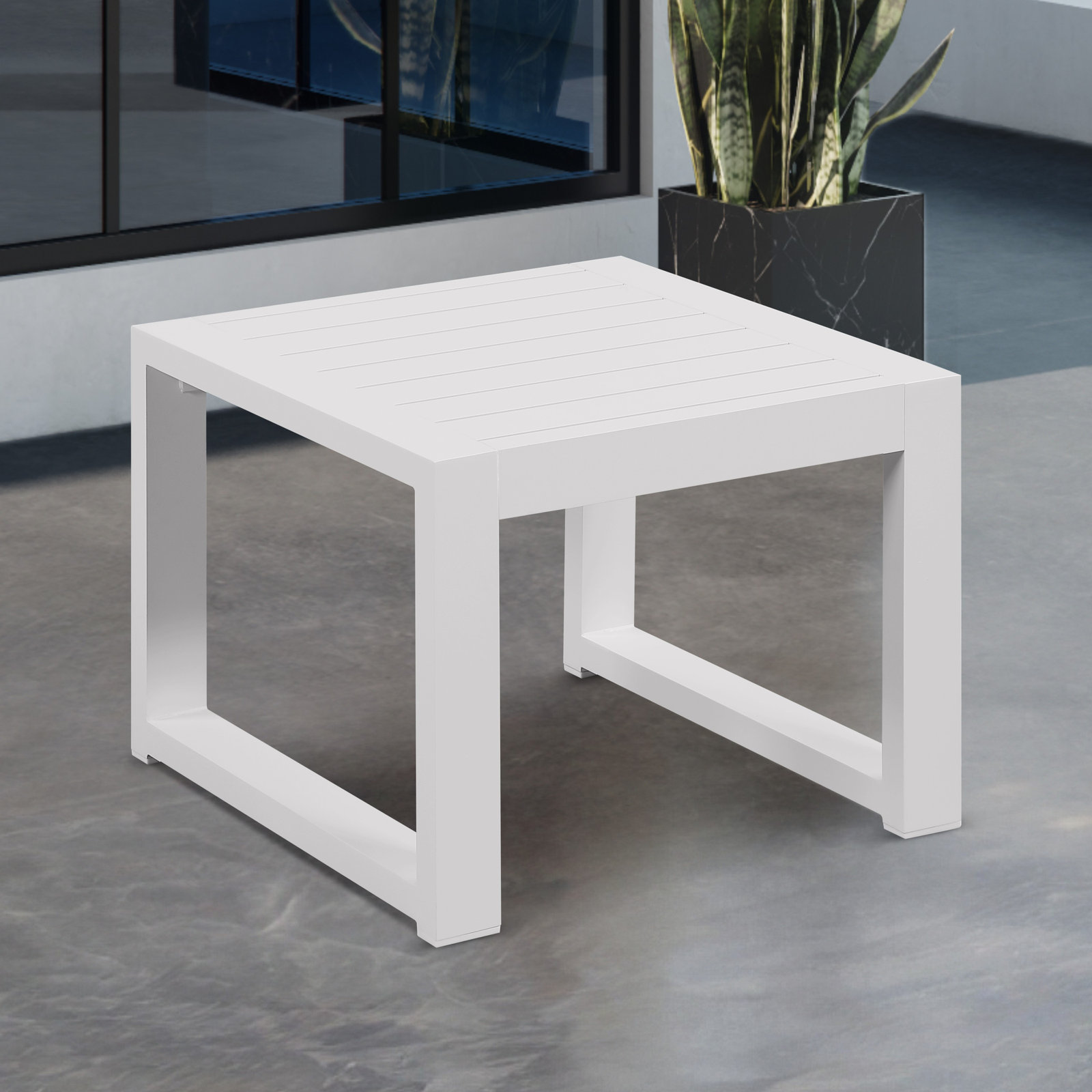 Hoyt 20.48” Outdoor Aluminum End Table, Snow White