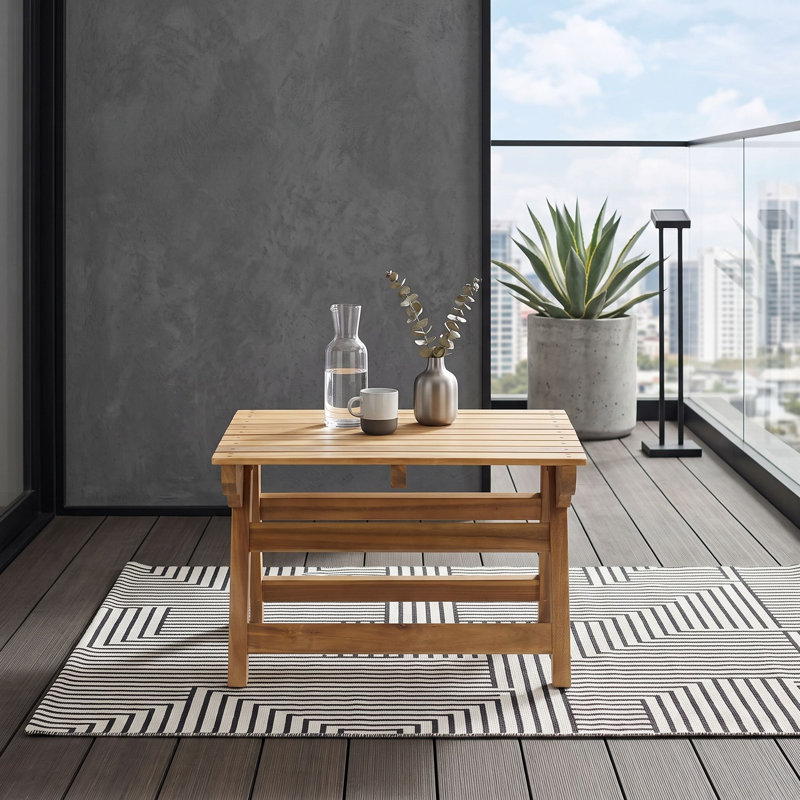 Table d'appoint d'extérieur en bois avec plateau à lattes ouvertes et conception résistante aux intempéries pour patio, Teck