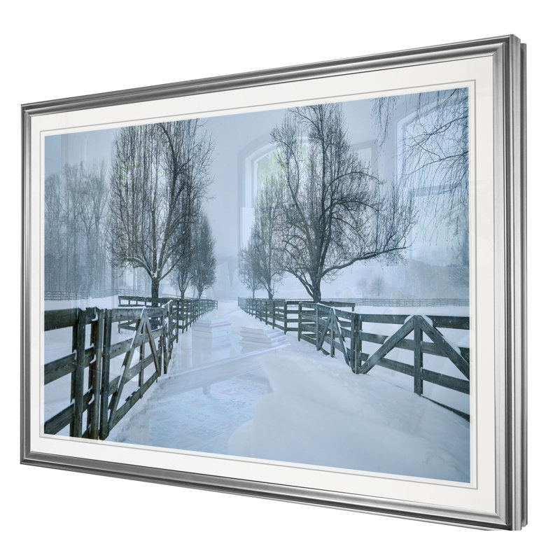 « snowy road ii », impression, H 26 po x l 36 po x P 1,5 po, Cadre argenté