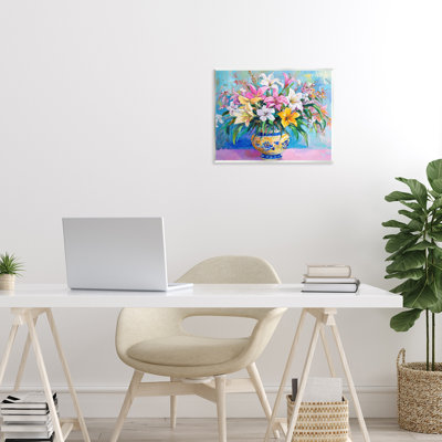 «Bold Lilies over Blue», plaque murale par Petal Prints Design