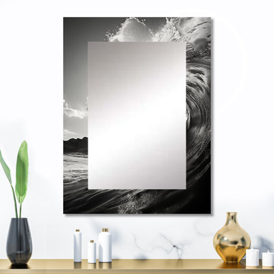 Vague noire et blanche photo I - grand miroir de plage, miroir mural décoratif gris, impression d'art en métal