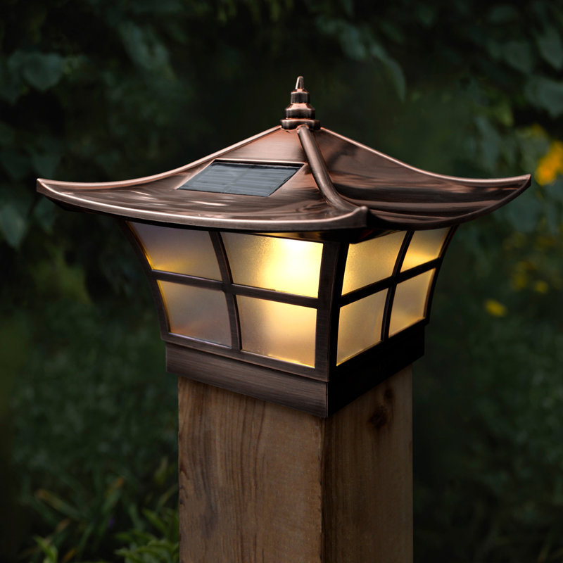 Classy Caps 4-in x 4-in 6-Lumen 1-Watt Electroplated Copper Solar LED Outdoor Post Cap Light (3000 K)