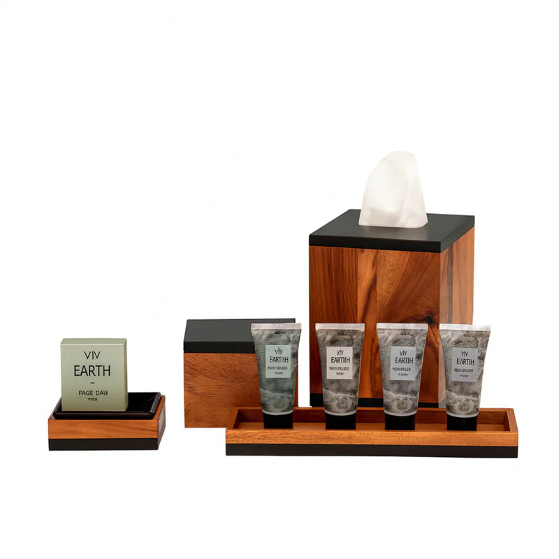 Ensemble d'accessoires de salle de bain 4 pièces en bois d'acacia Taniya Nayak