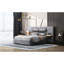 Grand lit tapissier en velours gris avec prise et rangement de chevet inclus dans les ports de charge, les prises et