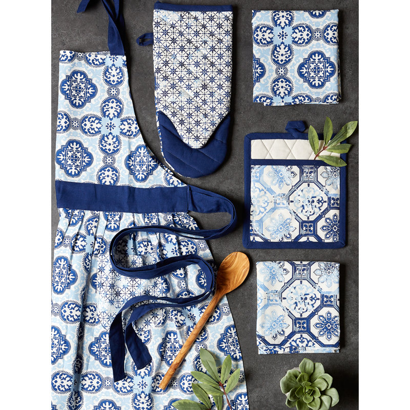 Design Imports Lisbon Damask Cotton Potholder Set