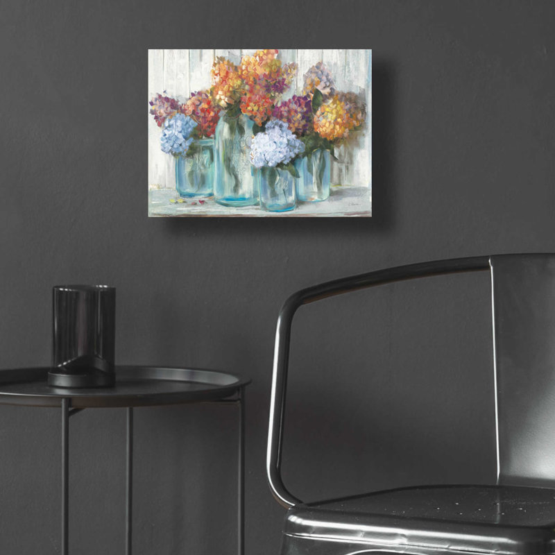 "Hortensias dans un pot en verre" par Carol Rowan, H 12 po x l 16 po x P 0,13 po