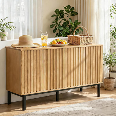 Buffet de 60 pouces avec portes cannelées, grande armoire de rangement en bois avec portes cannelées et tablette réglable, bar à café autoportant moderne pour la cuisine, la salle à manger et le salon.
