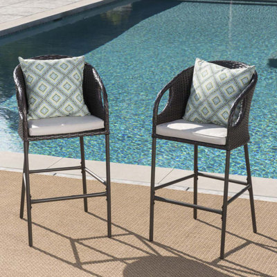 Tabourets d'extérieur en rotin de polyéthylène avec coussins imperméables