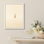Reproduction d'art encadrée - voilier minimaliste sur fond crème, art neutre côtier pour chambres à coucher ou couloirs modernes