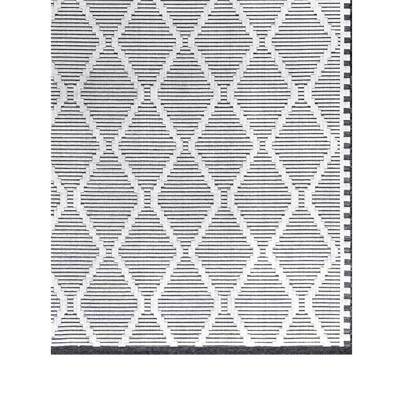 Ricquel Geometric Shapes Indoor / Outdoor Area Rug, Rectangle 2'6" x 4'11"