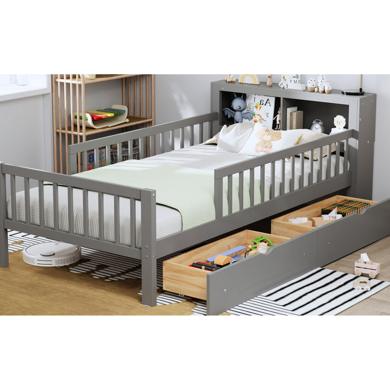 Lit simple avec garde-corps sécurisés et compartiments de rangement fonctionnels pour la tête de lit, Gris