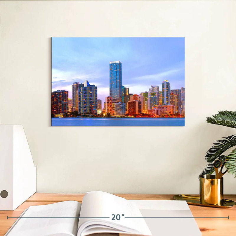 Silhouette de Sirci Miami Metropolitan, H 8 po x l 12 po