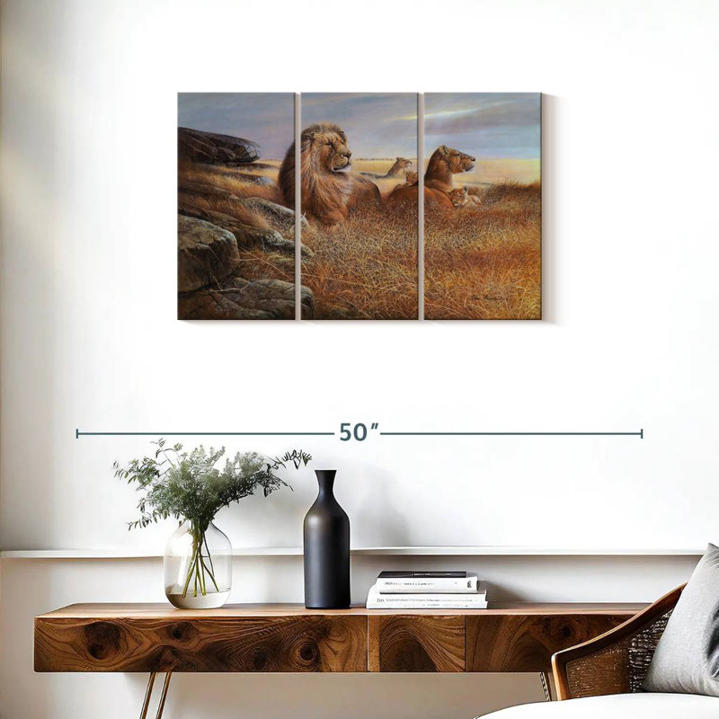 Brampt Savannah's Pride, 20" H x 33" W