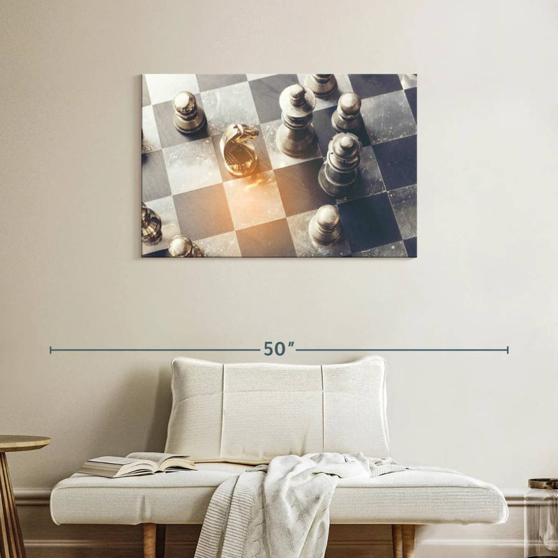 Chess Knight Aglow, H 24 po x l 36 po
