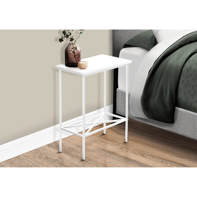 Table de bout Modern Modern, 2 niveaux, surface en stratifié blanc et pieds en métal noir, élément de chambre à coucher de salon, élégant, L 23,75 po x l 11,75 po, H 22 po, côté contemporain en métal, ornement, structure,