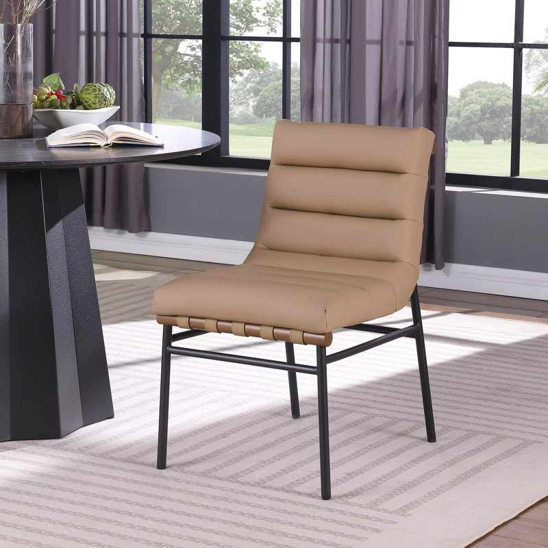 Chaise en cuir Burke, Cuir brun clair végétalien