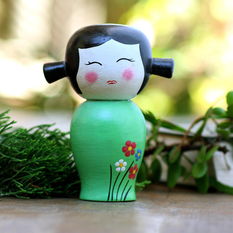 Figurine trinx timide en vert
