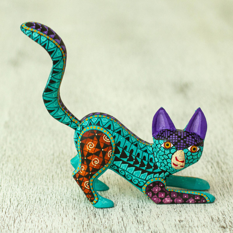 Figurines & Sculptures