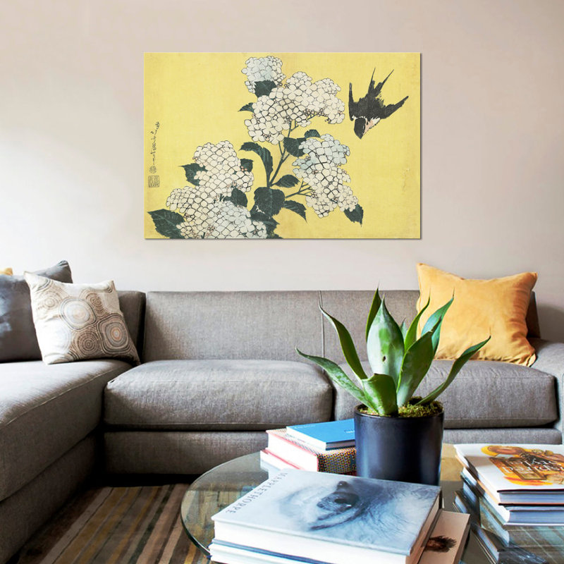 «Hydrangea and Swallow, c.1832» par Katsushika Hokusai, impression sur toile, H 24 po x l 32 po x P 1 po, Blanc