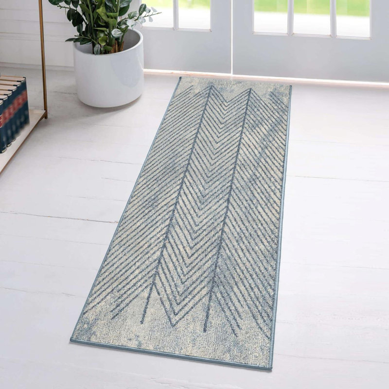 Douglasville Geometric Indoor Rug, Runner 2'2.5" x 7'11"