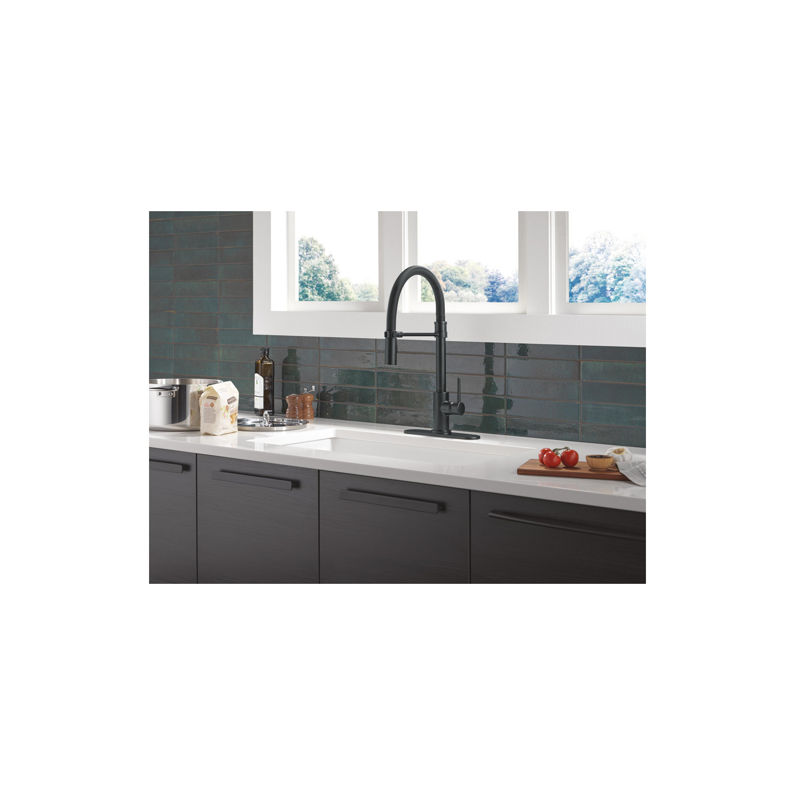 Trinsic Pull Down Sprayer Kitchen Sink Faucet, Pro Commercial Style Pull Down Kitchen Faucet, Matte Black