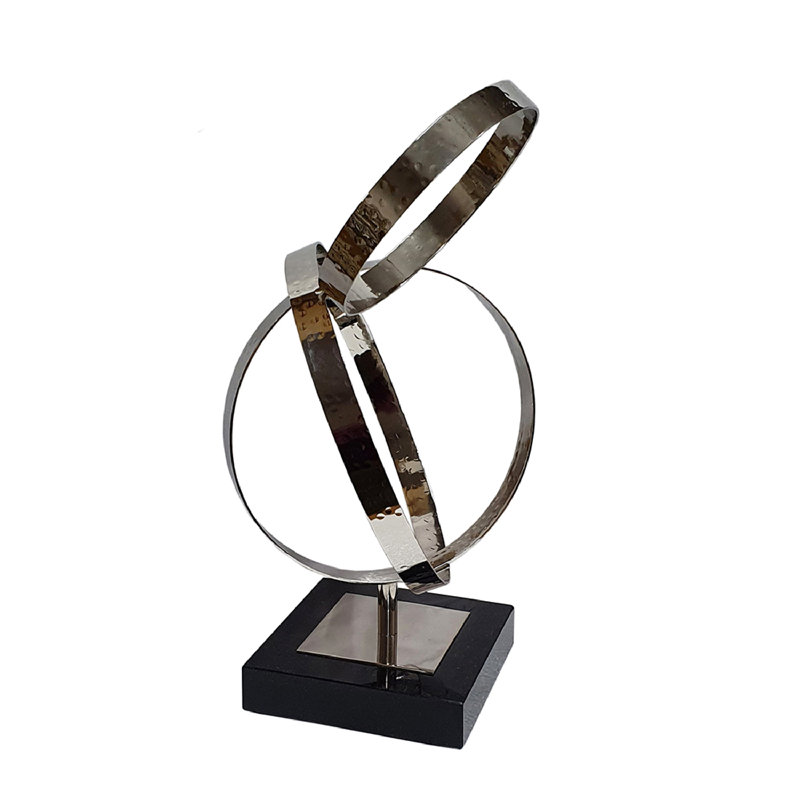Sculpture d'anneau de Twining avec base en marbre