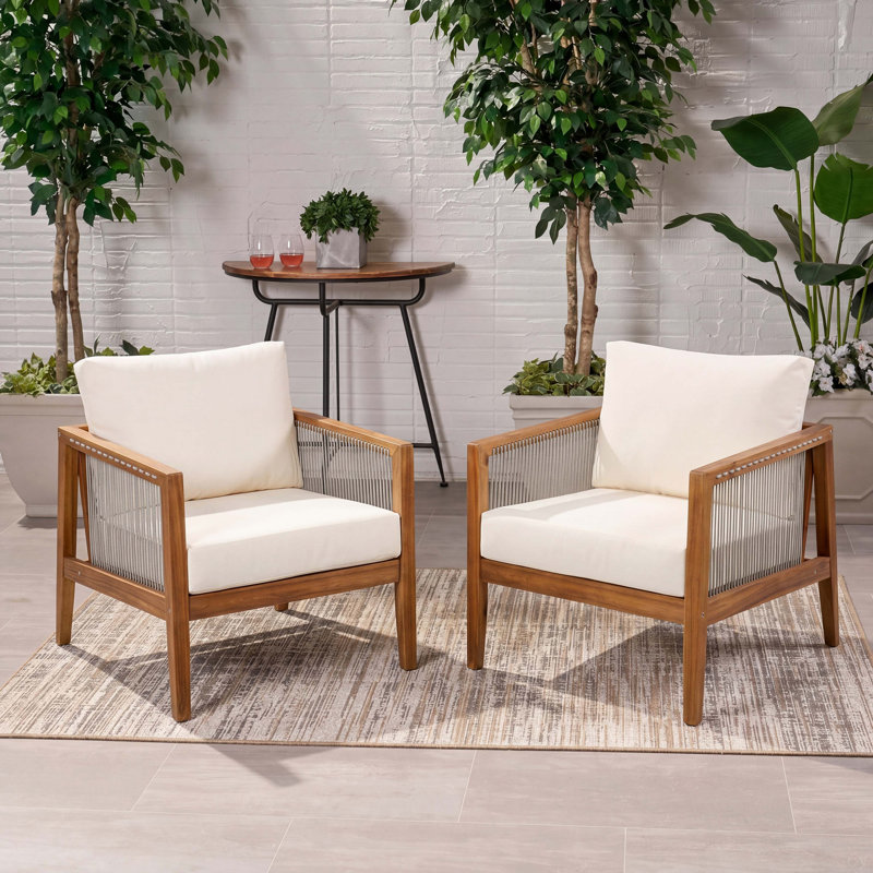 Chaises club d'extérieur (ensemble de 2), structure en bois d'acacia avec dossier en corde, coussins beiges hydrofuges pour patio / cour arrière / terrasse