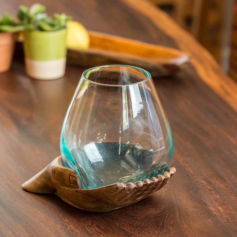 Vase en verre soufflé, H 8,80 po x l 10 po x P 7,20 po