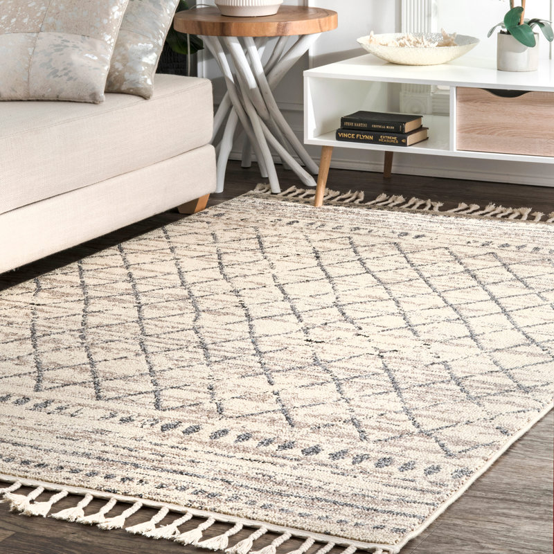 Yamada Geometric Indoor Rug, Rectangle 5' x 8'