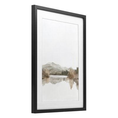 Reproduction encadrée sous verre Muy Soft Flowing Lake, design par Mona Grace