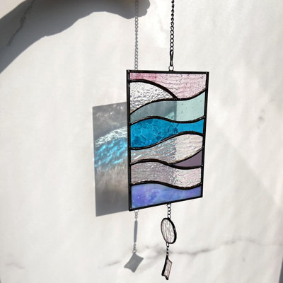 Motif ondulé en verre teint à la main, cadeau de Noël parfait et fenêtre suspendue