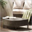 Table basse PT LIMON semi-ronde en osier, durable et peu encombrante pour les patios extérieurs et les petits espaces.