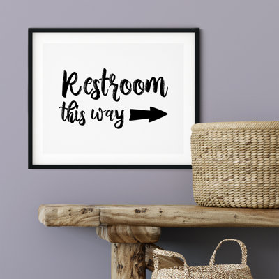 «Restroom This Way» (flèche droite) - Impression d'art textuel sur papier sans cadre