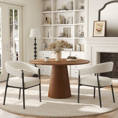 Ensemble de salle à manger rond rustique avec fauteuil, table de salle à manger en bois avec base à piédestal et chaises en chenille pour la salle à manger