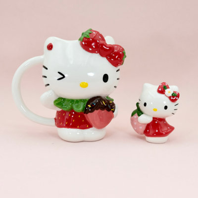 Ensemble de tasses et figurines Hello Kitty