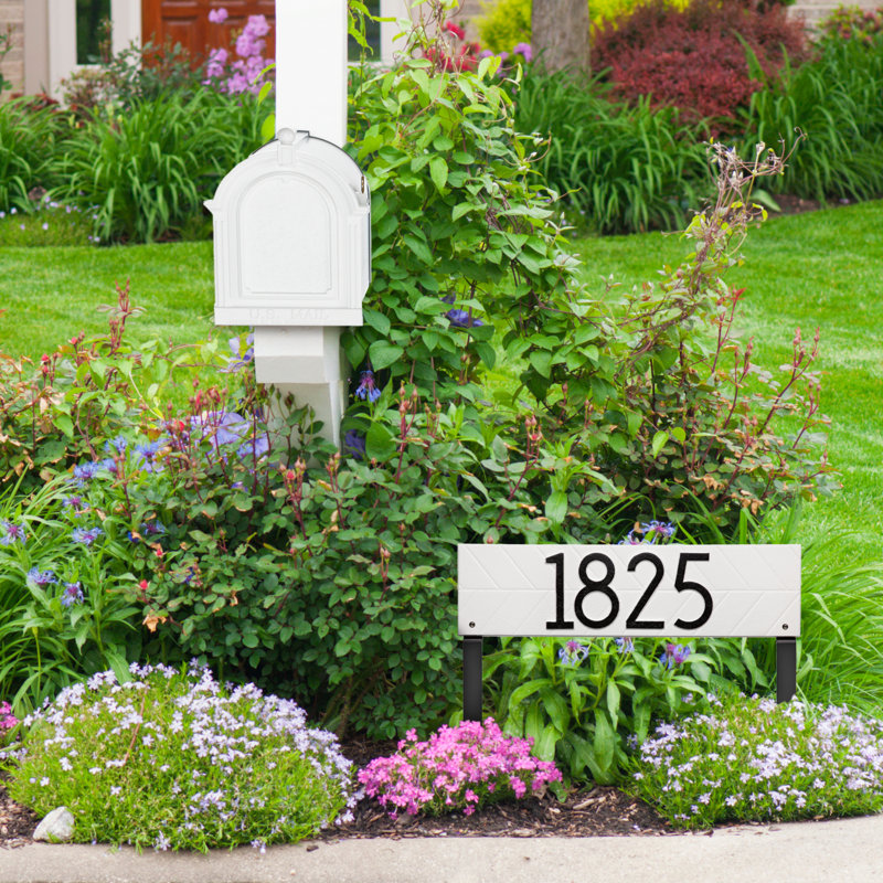 Herringbone Horizontal Plaque, Standard Lawn 1-line, Blanc / noir, Oui